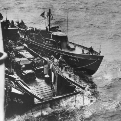 Photo: Close-up of 83-foot Coast Guard cutter CG-1