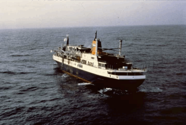 Photo: Cruise ship Prinsendam adrift