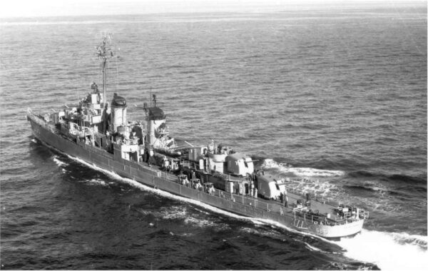 Photo: Aft port view of USS Halsey Powell underway.