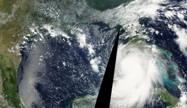 Satellite photo: Rectangle covering 33 N 75 W to 20 N 100 W on Aug. 26, 2005