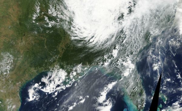 Satellite photo: Rectangle covering 38 N 75 W to 25 N 100 W on Aug. 30, 2005